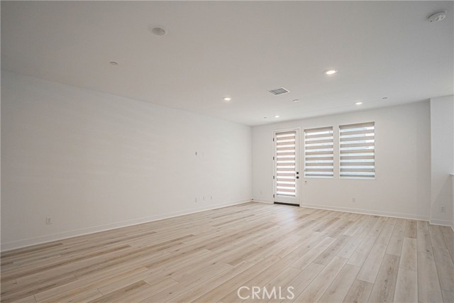 Detail Gallery Image 10 of 48 For 2317 W Broadway #6,  Anaheim,  CA 92804 - 4 Beds | 3/1 Baths