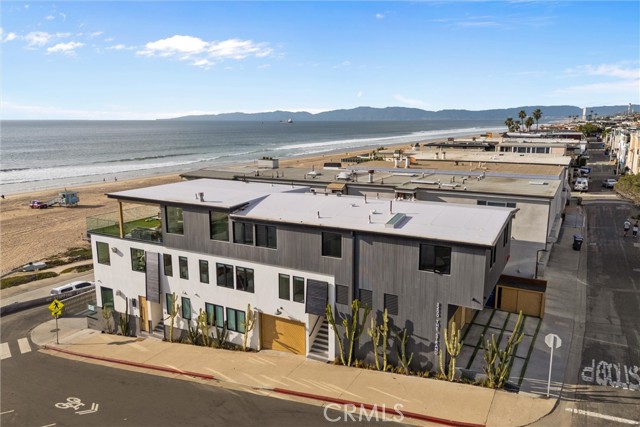 Detail Gallery Image 17 of 17 For 2200 the Strand #B,  Manhattan Beach,  CA 90266 - 3 Beds | 2 Baths