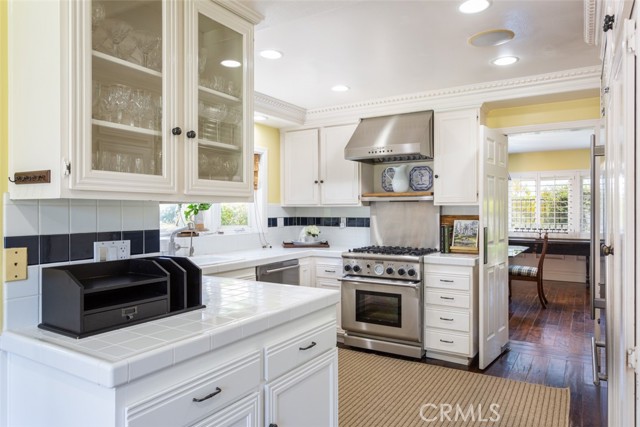 Detail Gallery Image 10 of 43 For 2107 Arbutus St, Newport Beach,  CA 92660 - 4 Beds | 2/1 Baths