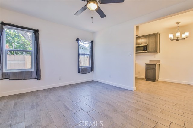 10955 S Spring Street, Los Angeles CA: https://media.crmls.org/medias/1169837f-a1de-4d78-8346-28c2b857300f.jpg
