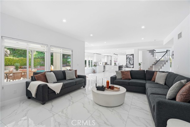 Detail Gallery Image 19 of 56 For 7600 Southby, West Hills,  CA 91304 - 5 Beds | 5 Baths