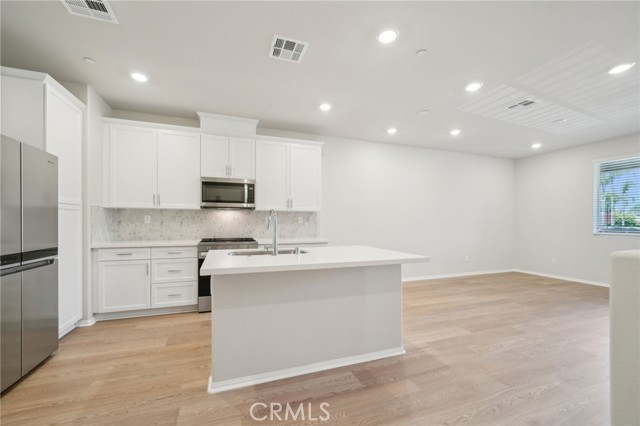 221 Aurora Lane, Pomona CA: https://media.crmls.org/medias/1169de54-f2a9-4488-83cd-0e516e388fb0.jpg