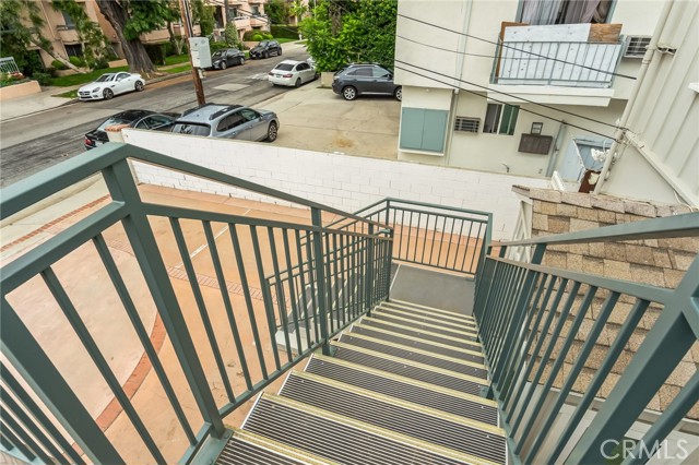 Detail Gallery Image 5 of 20 For 4708 Orion Ave, Sherman Oaks,  CA 91403 - 2 Beds | 2 Baths