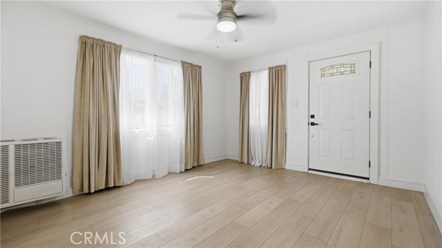 Detail Gallery Image 14 of 40 For 215 N Mcclay, Santa Ana,  CA 92701 - 5 Beds | 2 Baths