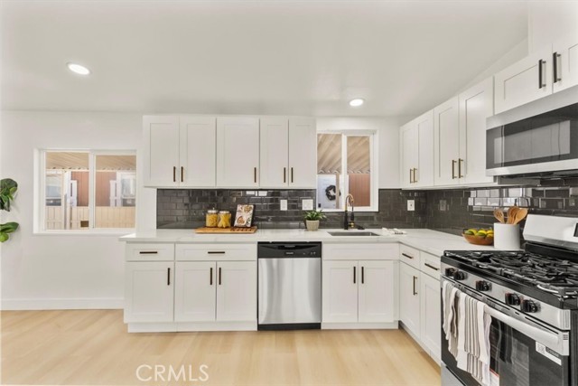 Detail Gallery Image 4 of 32 For 9080 Bloomfield Ave #135,  Cypress,  CA 90630 - 3 Beds | 2 Baths