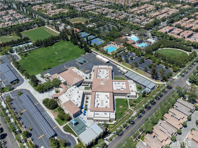 80 Great, Irvine CA: https://media.crmls.org/medias/116b9b10-e7aa-45f3-bdae-7cb5d0c8f9c2.jpg