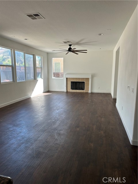 Detail Gallery Image 6 of 15 For 29794 Winter Hawk, Menifee,  CA 92586 - 5 Beds | 3 Baths