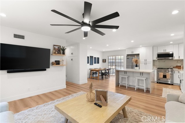 10171 Kukui Drive, Huntington Beach CA: https://media.crmls.org/medias/116c8371-fc33-4af0-a79c-8a72df797d5e.jpg