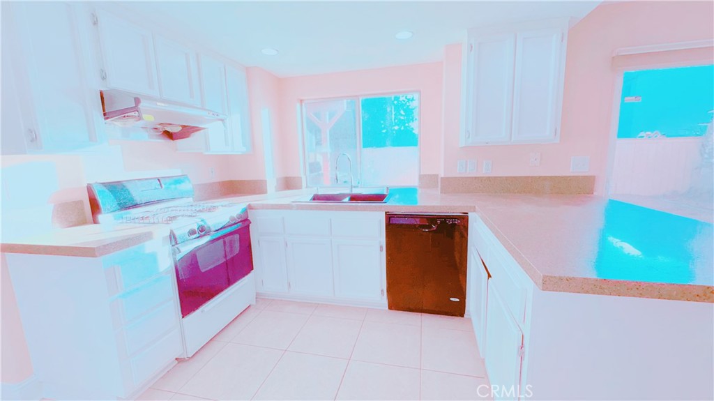 https://media.crmls.org/medias/116d652f-ddc3-439b-9ac1-61a8157c56ac.jpg?preset=X-Large