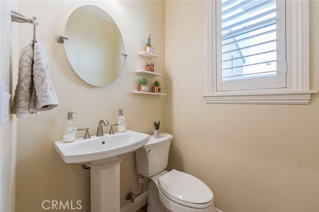 Detail Gallery Image 9 of 25 For 14944 Texaco, Paramount,  CA 90723 - 3 Beds | 2/1 Baths