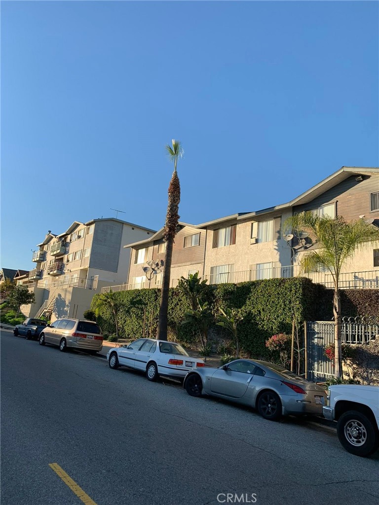 328 W. First Street #20