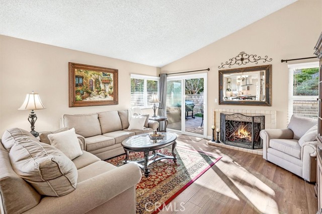 Detail Gallery Image 15 of 46 For 22948 Magnolia Glen, Valencia,  CA 91354 - 4 Beds | 2 Baths