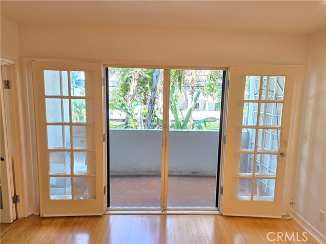 Detail Gallery Image 4 of 23 For 901 10th St #205,  Santa Monica,  CA 90403 - 3 Beds | 2 Baths