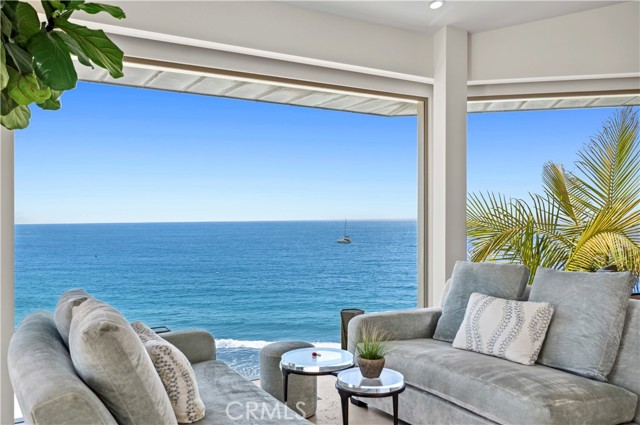 88 Emerald, Laguna Beach CA: https://media.crmls.org/medias/116e90fa-3fae-4090-b97a-b2de8ecdde7a.jpg