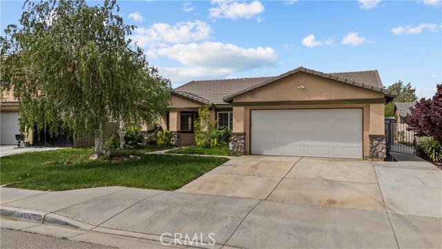 Detail Gallery Image 2 of 37 For 45541 Robinson Dr, Lancaster,  CA 93535 - 4 Beds | 2 Baths