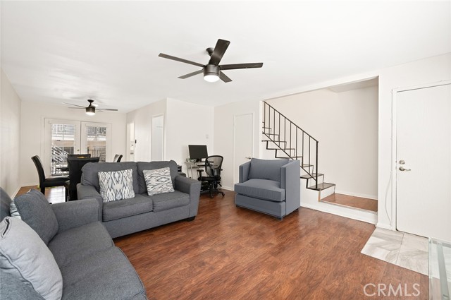 Detail Gallery Image 3 of 30 For 933 N Cedar St #6,  Inglewood,  CA 90302 - 2 Beds | 2 Baths