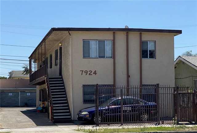 7924 S Main St, Los Angeles, CA 90003