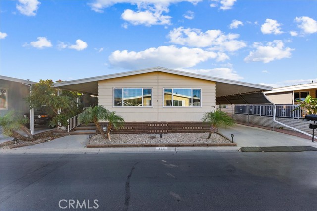 1400 SUNKIST, Anaheim CA: https://media.crmls.org/medias/11712f0f-120d-4ba3-a512-cb1b5dcb9ce9.jpg