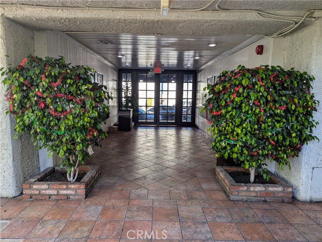 Detail Gallery Image 2 of 23 For 18530 Hatteras St Unit 329, Tarzana,  CA 91356 - 1 Beds | 1 Baths