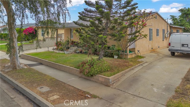 Detail Gallery Image 2 of 15 For 704 S Taylor Ave, Montebello,  CA 90640 - 4 Beds | 2/1 Baths
