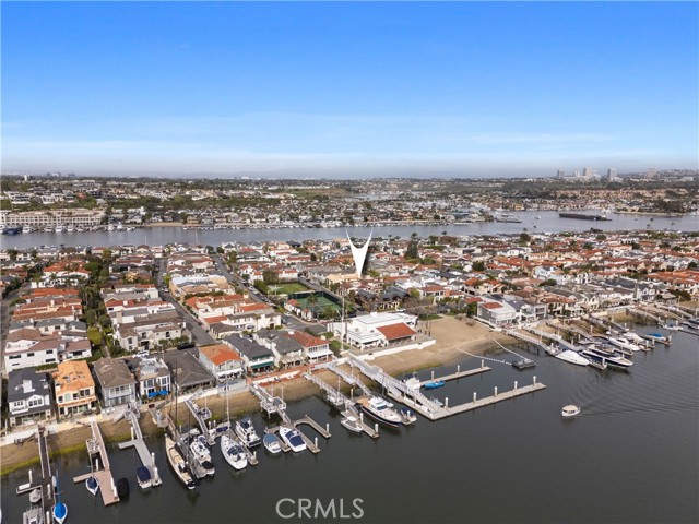 Detail Gallery Image 55 of 66 For 110 via Trieste, Newport Beach,  CA 92663 - 5 Beds | 5/1 Baths