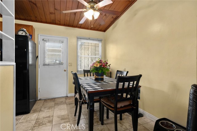 2365 Lovejoy Street, Pomona CA: https://media.crmls.org/medias/1173963a-d898-4179-b466-9ab04c6b85cc.jpg