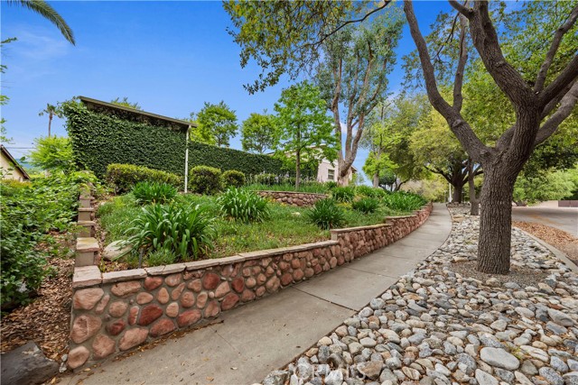 Detail Gallery Image 9 of 66 For 1327 Grove Ave, Upland,  CA 91786 - 3 Beds | 2 Baths