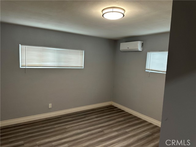 Detail Gallery Image 8 of 11 For 2161 Myrtle Ave, Long Beach,  CA 90806 - 4 Beds | 2 Baths