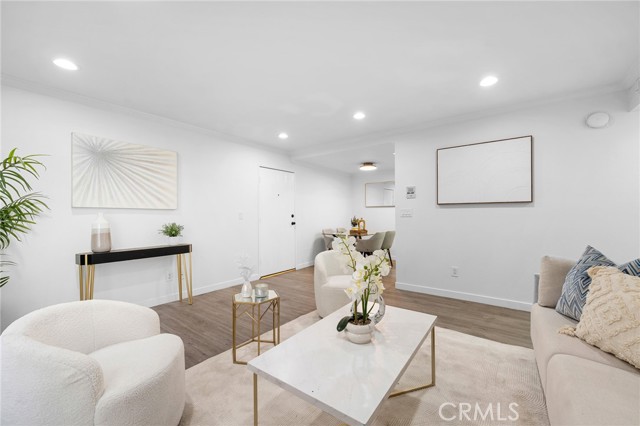 Detail Gallery Image 7 of 28 For 408 Burchett St #5,  Glendale,  CA 91203 - 2 Beds | 2 Baths