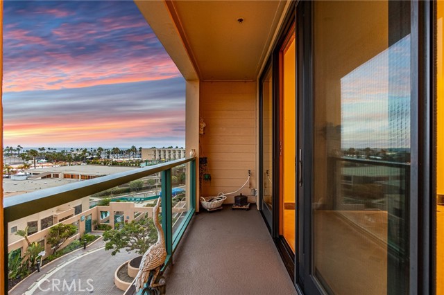 120 The Village, Redondo Beach, California 90277, 2 Bedrooms Bedrooms, ,2 BathroomsBathrooms,Residential,Sold,The Village,SR23189871