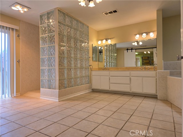 Detail Gallery Image 31 of 57 For 2066 Carlton Pl, Riverside,  CA 92507 - 4 Beds | 2/1 Baths