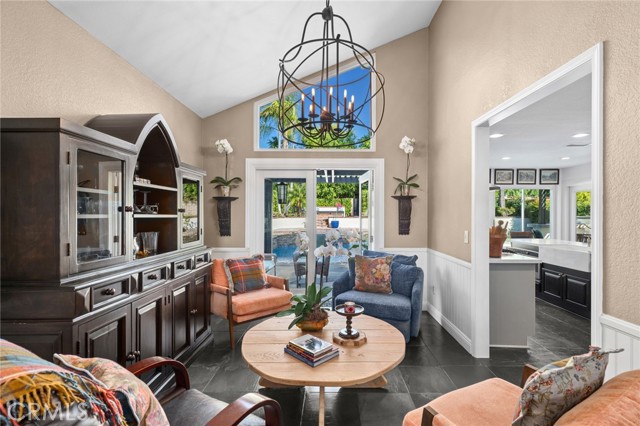 Detail Gallery Image 6 of 38 For 5850 via Del Bisonte, Yorba Linda,  CA 92887 - 4 Beds | 3 Baths