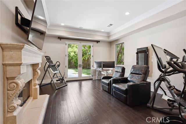 23115 Erwin Street, Woodland Hills CA: https://media.crmls.org/medias/1179f2ec-cd4f-45d6-b348-6e8a5687b281.jpg