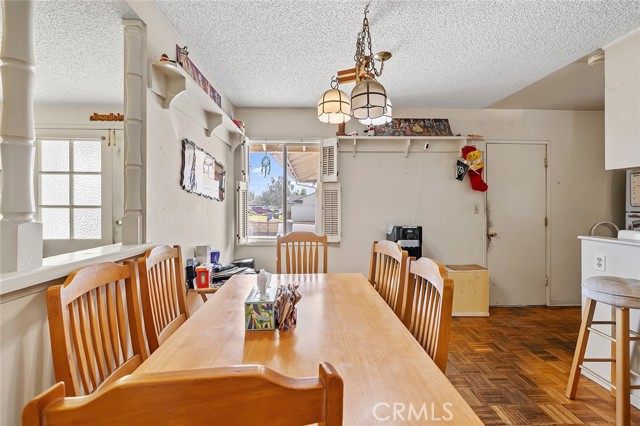 2538 Frost Avenue, Thousand Oaks CA: https://media.crmls.org/medias/117a50ea-6f8a-43a4-8c07-7f2a0871f27a.jpg