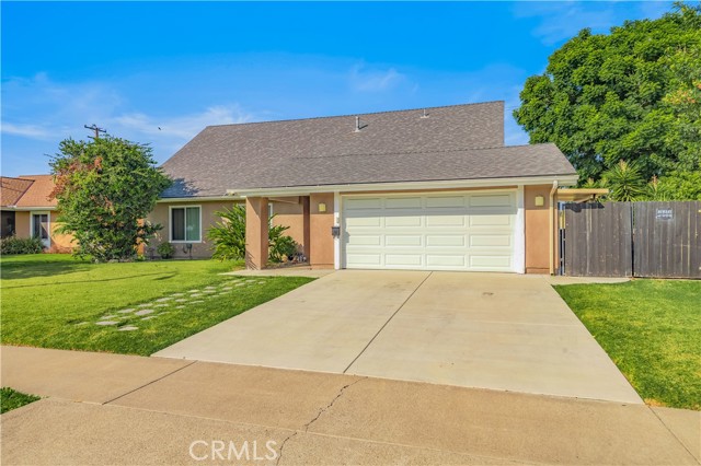 Detail Gallery Image 2 of 30 For 649 Heather, Placentia,  CA 92870 - 4 Beds | 3 Baths