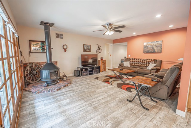 Detail Gallery Image 14 of 38 For 2650 Belburn Pl, Simi Valley,  CA 93065 - 5 Beds | 2 Baths