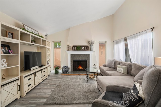 653 Nandina Circle photo 2