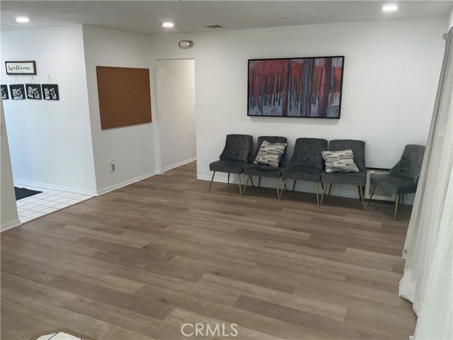 Detail Gallery Image 9 of 15 For 17734 Baltar St, Reseda,  CA 91335 - 6 Beds | 2 Baths