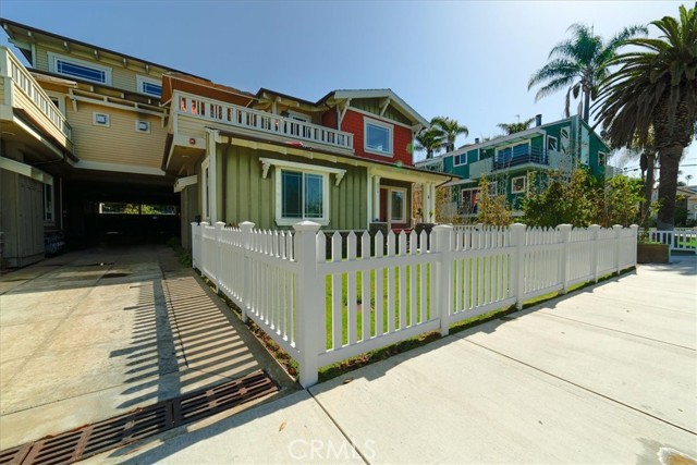 804 Irena Avenue, Redondo Beach, California 90277, 3 Bedrooms Bedrooms, ,2 BathroomsBathrooms,Residential,Sold,Irena,SB22079280