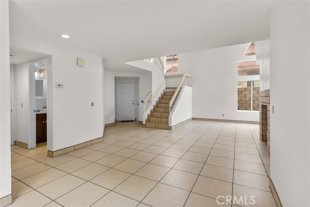Detail Gallery Image 2 of 38 For 15767 San Roque Rd, Fontana,  CA 92337 - 4 Beds | 2/1 Baths