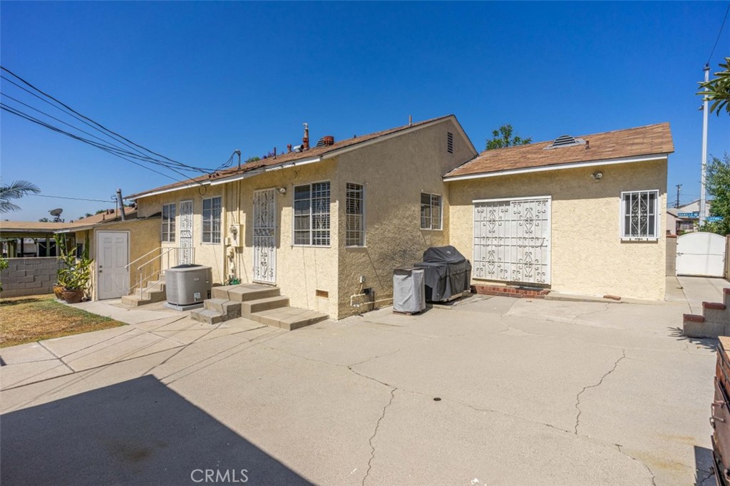 1908 S Isabella Ave