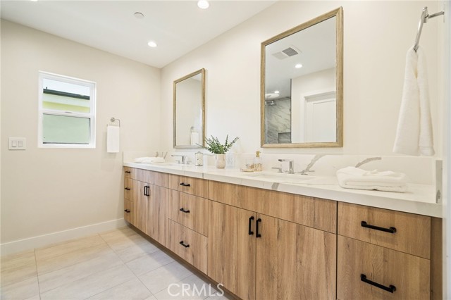 Detail Gallery Image 15 of 29 For 422 Almond Ave, Monrovia,  CA 91016 - 5 Beds | 4 Baths