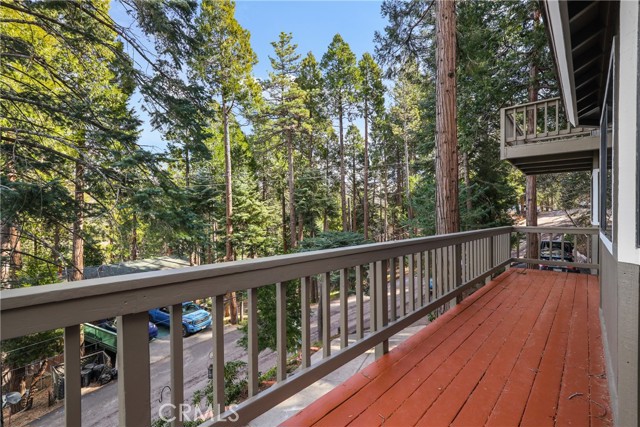 Detail Gallery Image 6 of 40 For 994 Lausanne Dr, Crestline,  CA 92325 - 4 Beds | 2/1 Baths
