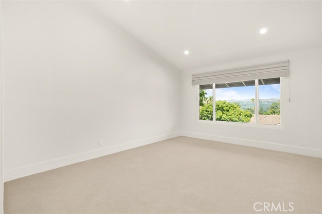 Detail Gallery Image 22 of 30 For 22450 Maycotte Rd, Woodland Hills,  CA 91364 - 3 Beds | 3 Baths