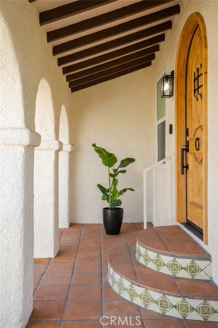 Detail Gallery Image 3 of 54 For 2014 W 84th St, Los Angeles,  CA 90047 - 3 Beds | 2 Baths