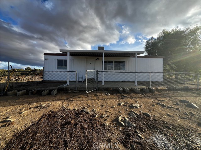 Detail Gallery Image 2 of 5 For 9919 Desert View Rd, Pinon Hills,  CA 92372 - 3 Beds | 2 Baths