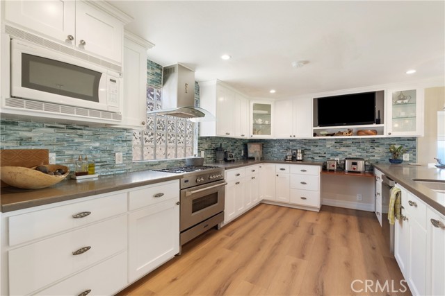3666 Greve Drive, Rancho Palos Verdes CA: https://media.crmls.org/medias/117ff068-b338-47c6-a307-142e763f57f4.jpg