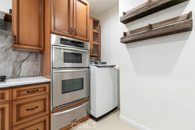 10019 Norwich Avenue, Mission Hills (San Fernando) CA: https://media.crmls.org/medias/117ffa6e-2ee1-467f-b69c-bb7e8e1724f6.jpg