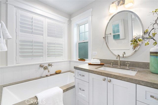 1605 Steinhart Avenue, Redondo Beach, California 90278, 4 Bedrooms Bedrooms, ,4 BathroomsBathrooms,Residential,Sold,Steinhart,SB21241123