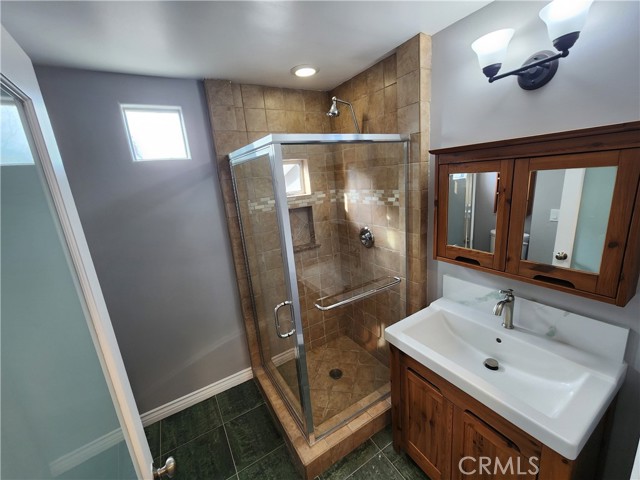 Detail Gallery Image 31 of 34 For 22240 Burton, Canoga Park,  CA 91304 - 4 Beds | 3 Baths